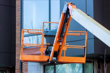 Hidrolik sistem, endüstri çalışmalarının yüksek olduğu platformu yükseltti.