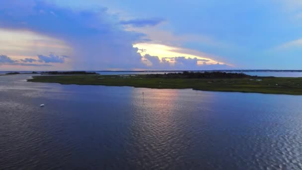 Panorama reflection of vivid sunset sky over ocean colorful at sunset — Stock Video