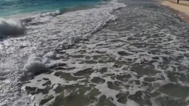 Cancun sahili manzarası, mükemmel turkuaz su. — Stok video