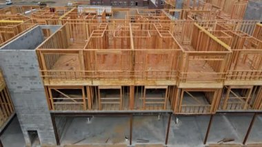 Ahşap iskeletli ahşap kiriş kentsel apartman kompleksi inşaatı