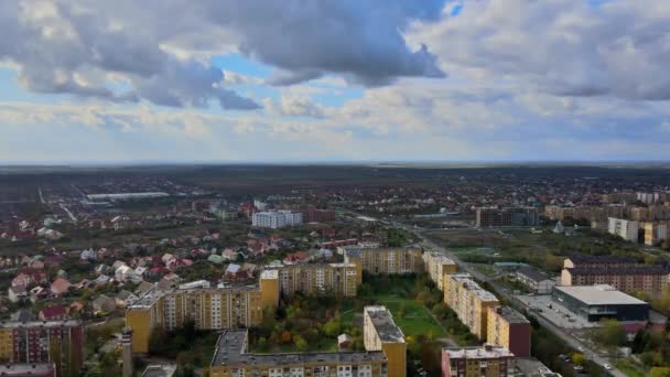Top άποψη των ταράτσες, Uzhgorod, που βρίσκεται στην Transcarpathia τυπικά κτίρια στην πανοραμική θέα — Αρχείο Βίντεο