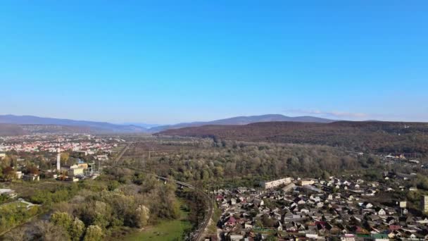 Панорама з старого міста Ужгород, дах історичний в Закарпатті сонячний день — стокове відео