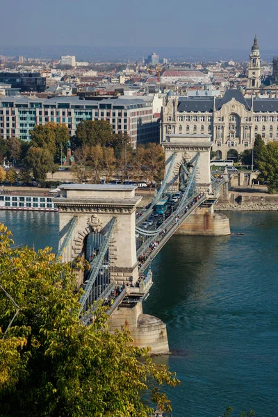 Vista Cadeia Torres Secheni Bridge Telhados Histórica Cidade Velha Budapeste — Fotografia de Stock