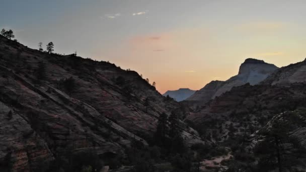 Taman Nasional Zion Canyon, amfiteater dari titik inspirasi di matahari terbit Utah, Amerika Serikat — Stok Video