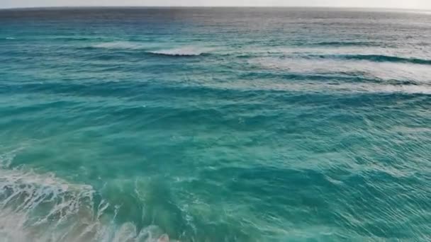 An aerial view of waves crashing on beach in Cancun — Stock Video