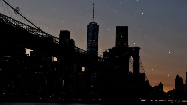 Πυροτεχνήματα στο κέντρο του Μανχάταν Νέα Υόρκη πυροτεχνήματα και έναστρο ουρανό πόλη θολή φώτα — Αρχείο Βίντεο