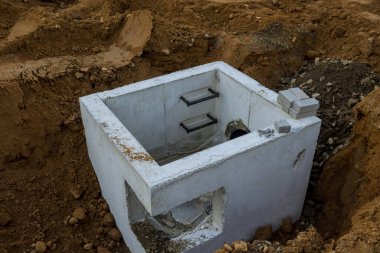 Kare beton rögar deliklerinin drenaj sistemi ana yol yapımında fırtına suyunun boşaltılması için inşa edilir