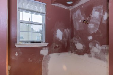 Ev yapımı küvet duvarları ana banyo yamama alçıpan tadilatı