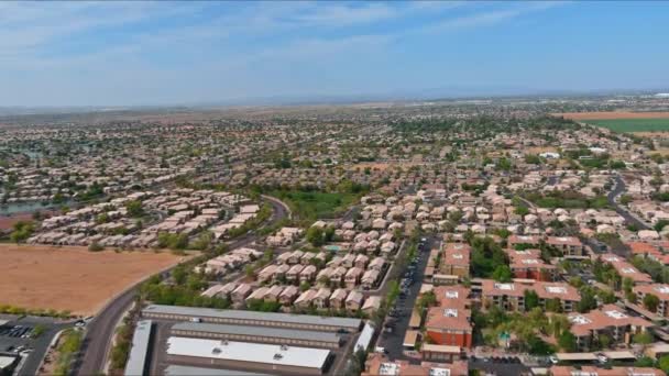Вигляд з повітря на житлові квартали в гарному міському ландшафті Фінікс Аризона. — стокове відео