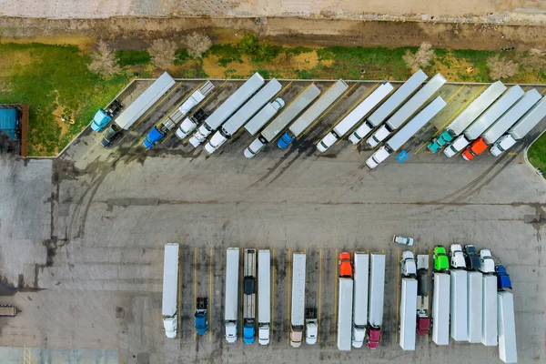 Vista Aerea Del Parcheggio Con Camion Sul Trasporto Rimorchi Area — Foto Stock