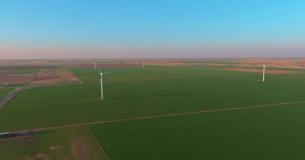 Generátory větru na elektrické farmě v Texasu — Stock video