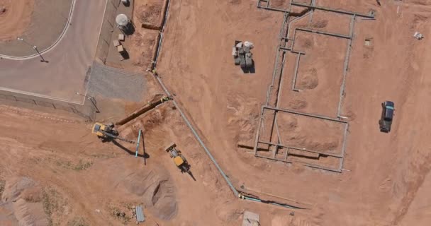 Nueva construcción vista aérea del hogar de las obras de construcción del proceso de preparación — Vídeos de Stock