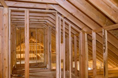 Ev iskan kirişinin ahşap iskeleti yapım aşamasında