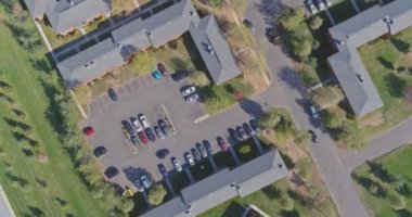Panorama, Amerika 'da küçük bir apartman kompleksi olan