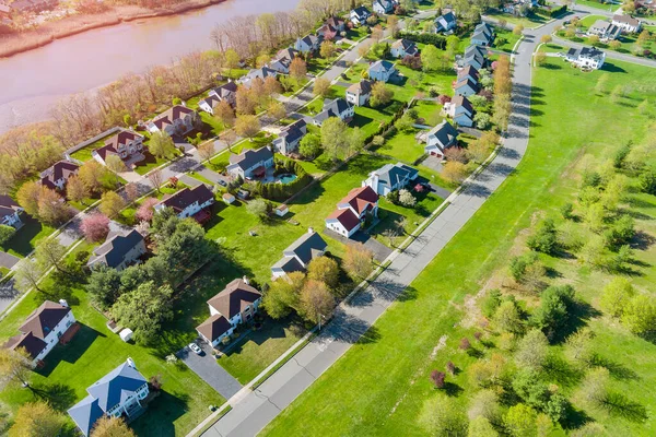 Luchtfoto Bij Zonsondergang Daken Van Huizen Het Kleine Stadje Amerika — Stockfoto