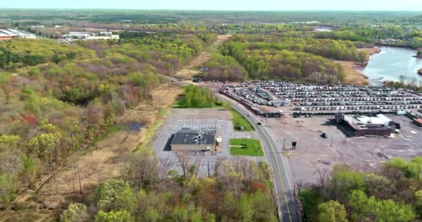 Widok z lotu ptaka na parking na parkingu używany wiele samochodów terminal — Wideo stockowe