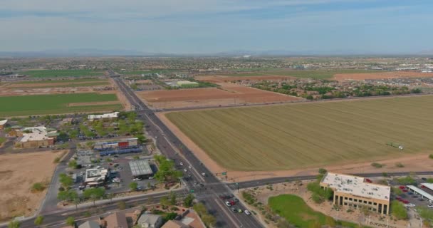 Aerial view of the residential area of the Avondale beautiful suburb of the road from a height. — Stock Video