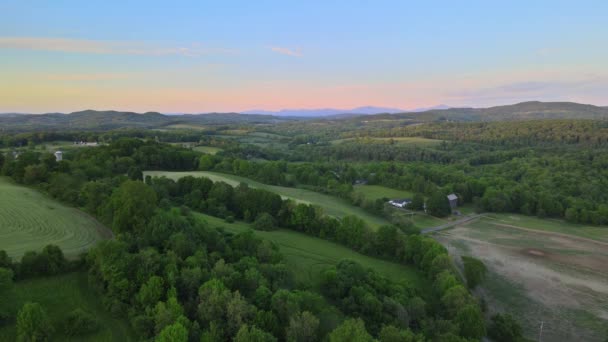 Montañas con vista panorámica aérea en el norte del estado de Nueva York — Vídeo de stock