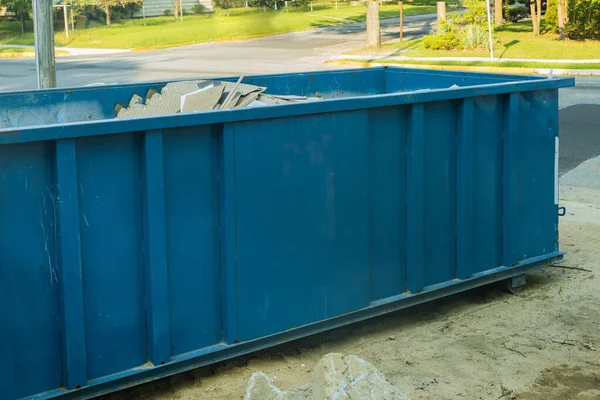 Lixeira Industrial Encheu Prédio Renovação Contêineres Remoção Lixo Carregado Casa — Fotografia de Stock