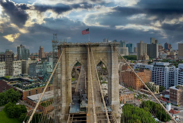 Величественный Бруклинский Мост Центре Нью Йорка Вид Сбоку — стоковое фото