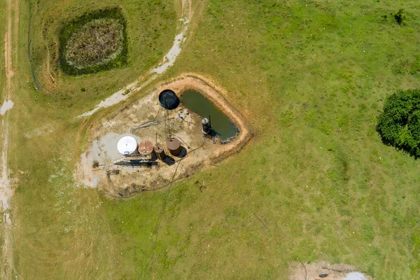 Hava Manzarası Bir Petrol Kuyusu Pompası Ham Petrol Pompalıyor Oklahoma — Stok fotoğraf