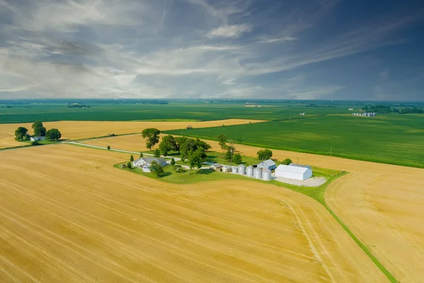 Pemandangan Panorama Dari Lift Penyimpanan Silo Perak Pada Proses Agro — Stok Foto