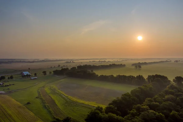 Matahari Terbit Awal Pagi Pedesaan Lanskap Dengan Pemandangan Alam Lapangan — Stok Foto