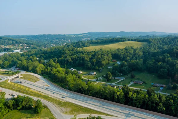 Vista Panorámica Carretera Dwight Eisenhower Cerca Pequeñas Colinas Ciudad Bentleyville —  Fotos de Stock