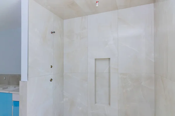 Projektant Renovace Konstrukce Koupelna Interiérem Hlavní Koupelny Sprchové Stěny Kachlová — Stock fotografie
