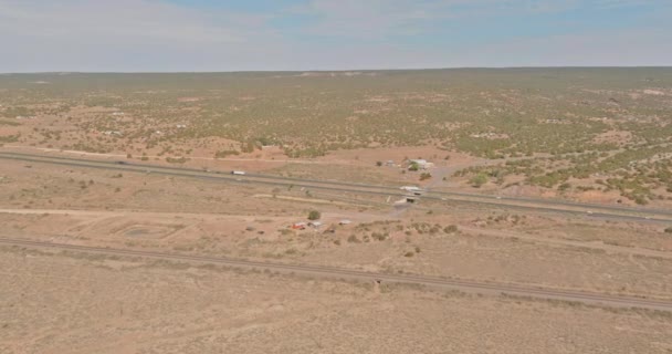 Piękny naturalny krajobraz Nowego Meksyku wzdłuż pustyni — Wideo stockowe