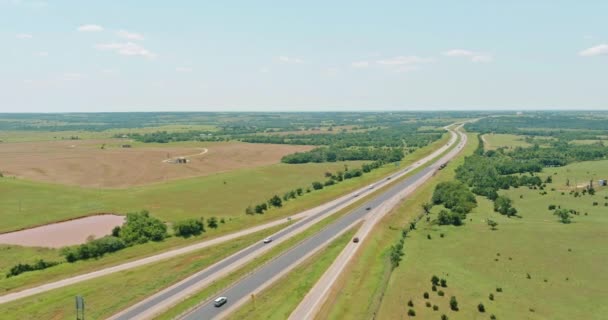 Vista panorámica de la carretera original Ruta 66 cerca de Clinton Oklahoma. — Vídeos de Stock