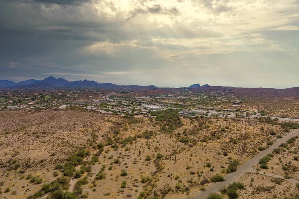 Panorama Cerca Montaña Desierto Paisaje Vista Aérea Panorámica Asentamiento Suburbano —  Fotos de Stock