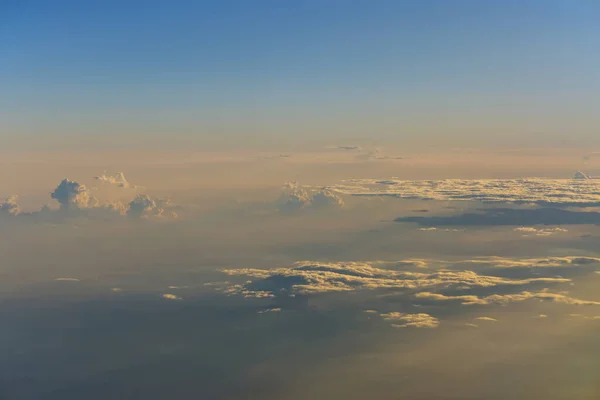Bunte Dramatische Sonnenuntergang Himmel Heller Horizont Brennenden Himmel Mit Wolken — Stockfoto