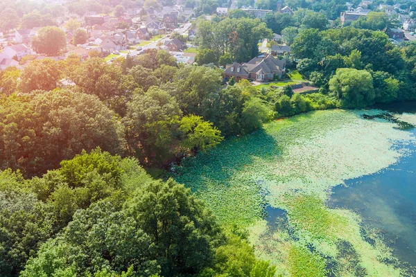 Widok Lotu Ptaka Małe Amerykańskie Miasteczko Pobliżu Stawu Sayreville New — Zdjęcie stockowe