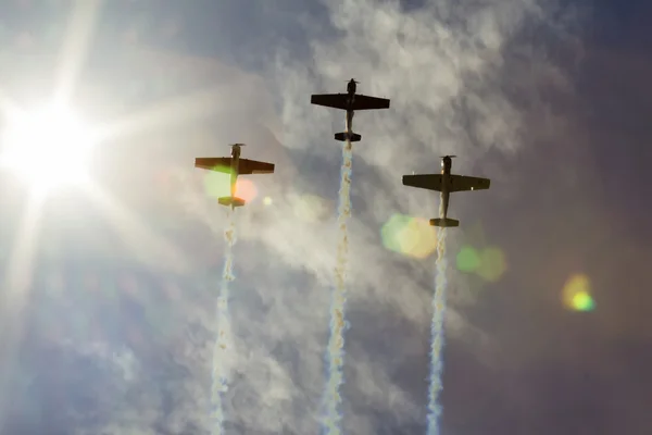 Sky clouds vliegtuigen luchtshow — Stockfoto