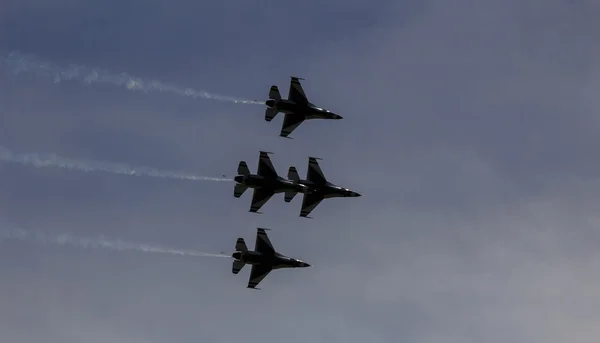 Sky clouds aircraft air show — Stock Photo, Image