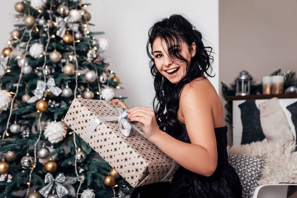 Brunette Smiling Happy Woman Opening Wrapped Ribbon Gift Box Present — Stock Photo, Image