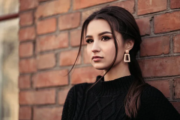 Close Lifestyle Portrait Young Indian Woman Standing Street Cloudy Weather — Fotografia de Stock