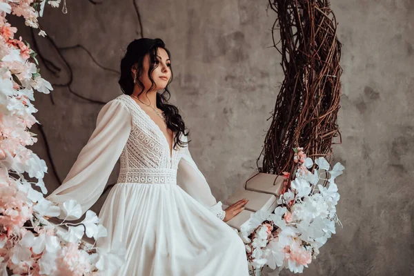 Mulher Noiva Casada Comemorar Noivado Zona Foto Casamento Rosa Estúdio — Fotografia de Stock