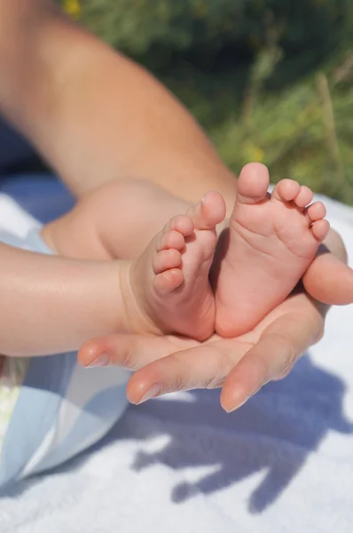 Hands and feet — Stock Photo, Image