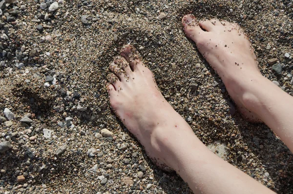 Pés na areia — Fotografia de Stock