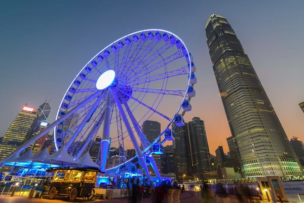 Колесо обозрения в Гонконге со зданием МФЦ Стоковая Картинка