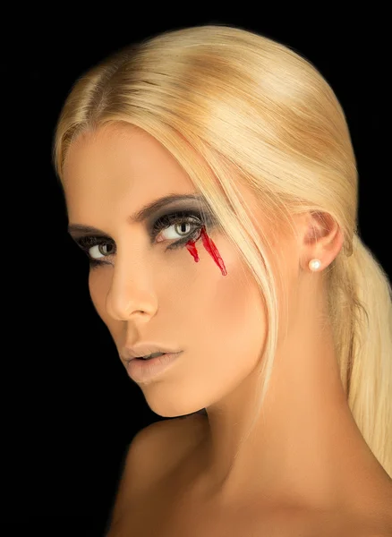 Portrét krásné blondýnka s kreativní make-up na — Stock fotografie