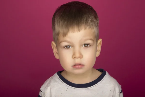 Retrato de un niño pequeño —  Fotos de Stock