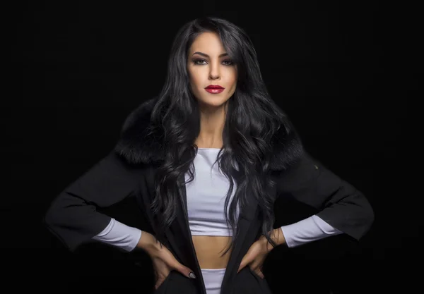 bir kürk manto esmer