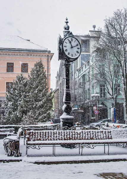 Ternopil Ukrajina 2020 Trojstranné Hodiny Ternopolu Ukrajině Zasněženém Zimním Ránu — Stock fotografie