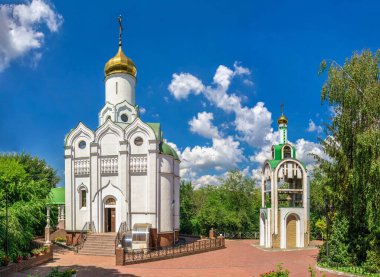 Dnipro, Ukrayna 07.18.2020. Aziz Niklas Kilisesi Dnipro, Ukrayna 'daki Manastır adasında güneşli bir yaz gününde