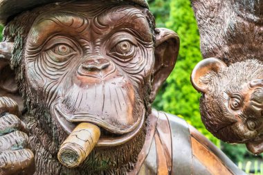 Kharkiv, Ukrayna 07.15.2020 Feldman 'ın Kharkiv, Ukrayna' daki ekoparkında park heykeli.