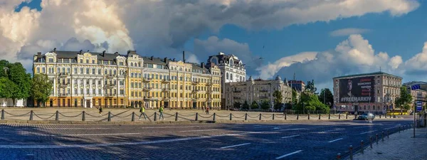 Kyiv Ukraine 2020 在一个阳光灿烂的夏日早晨 乌克兰基辅的圣索菲亚广场 — 图库照片
