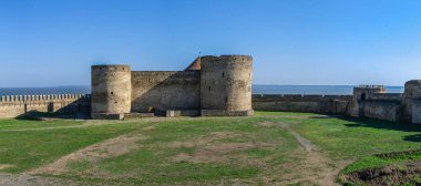 24.04.2021. Bilhorod-Dnistrovskyi veya Akkerman Kalesi, Odessa bölgesi, Ukrayna, güneşli bir bahar sabahı